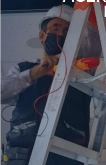 Personal técnico de SIPCI trabajando en una instalación